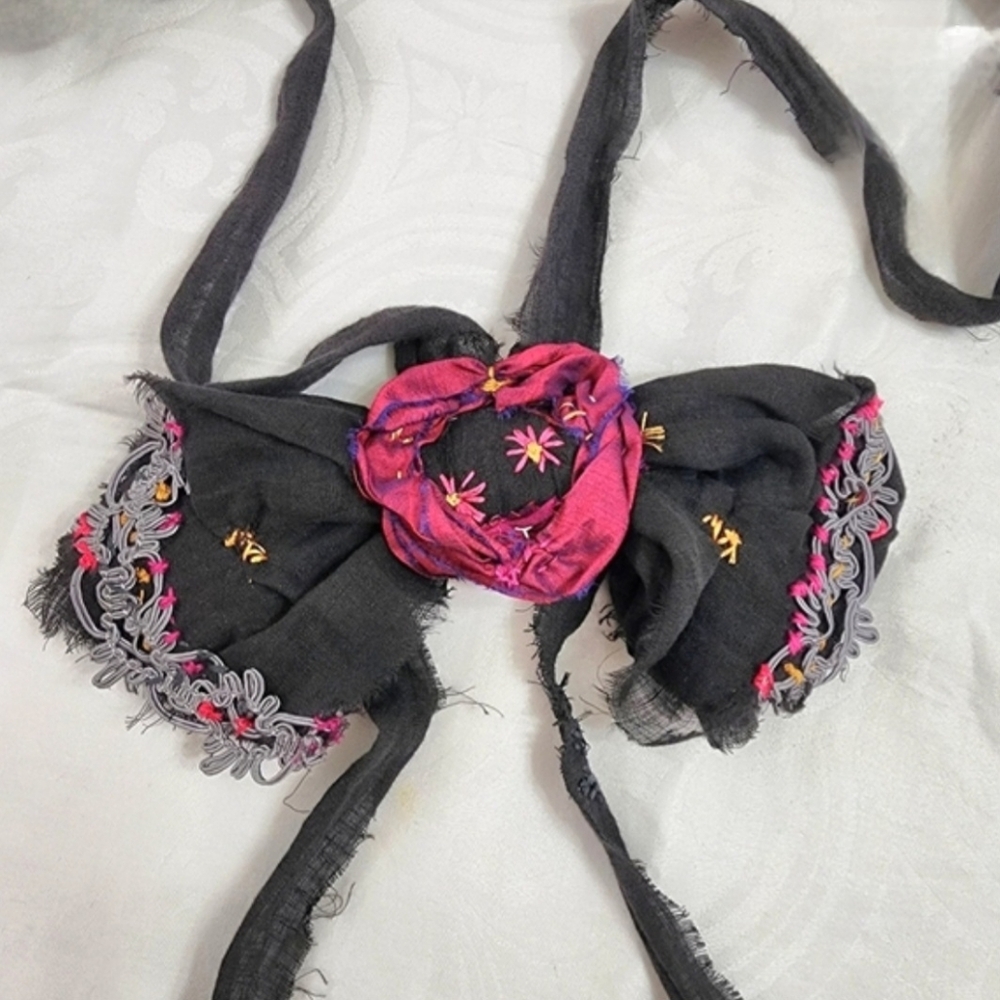 JABOT💕MOSSIE ANNA ARTISAN 💕 DESIGN NWT